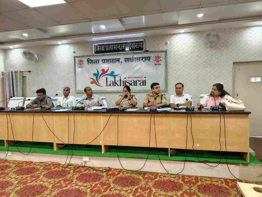 सीडब्ल्यूसी की समीक्षा बैठक में डीएम सख्त, लंबित मामलों के जल्द निपटारे का निर्देश 